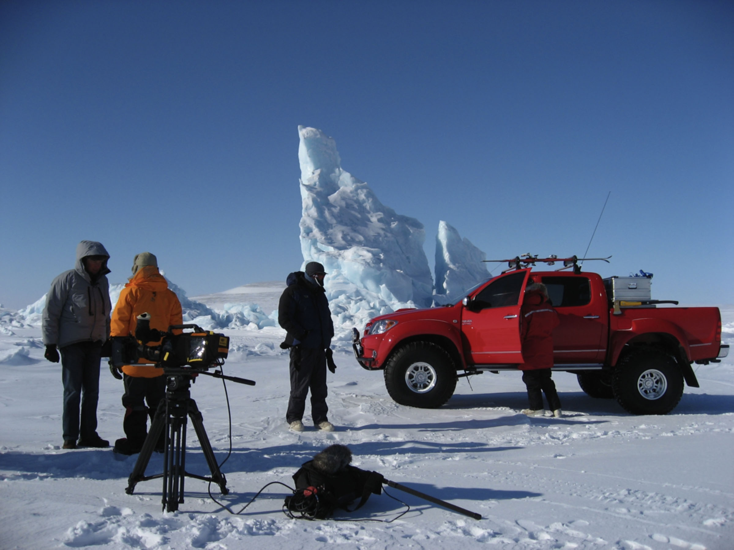 鍔 Psykologisk Asien 2007 – Magnetic North Pole – Arctic Trucks